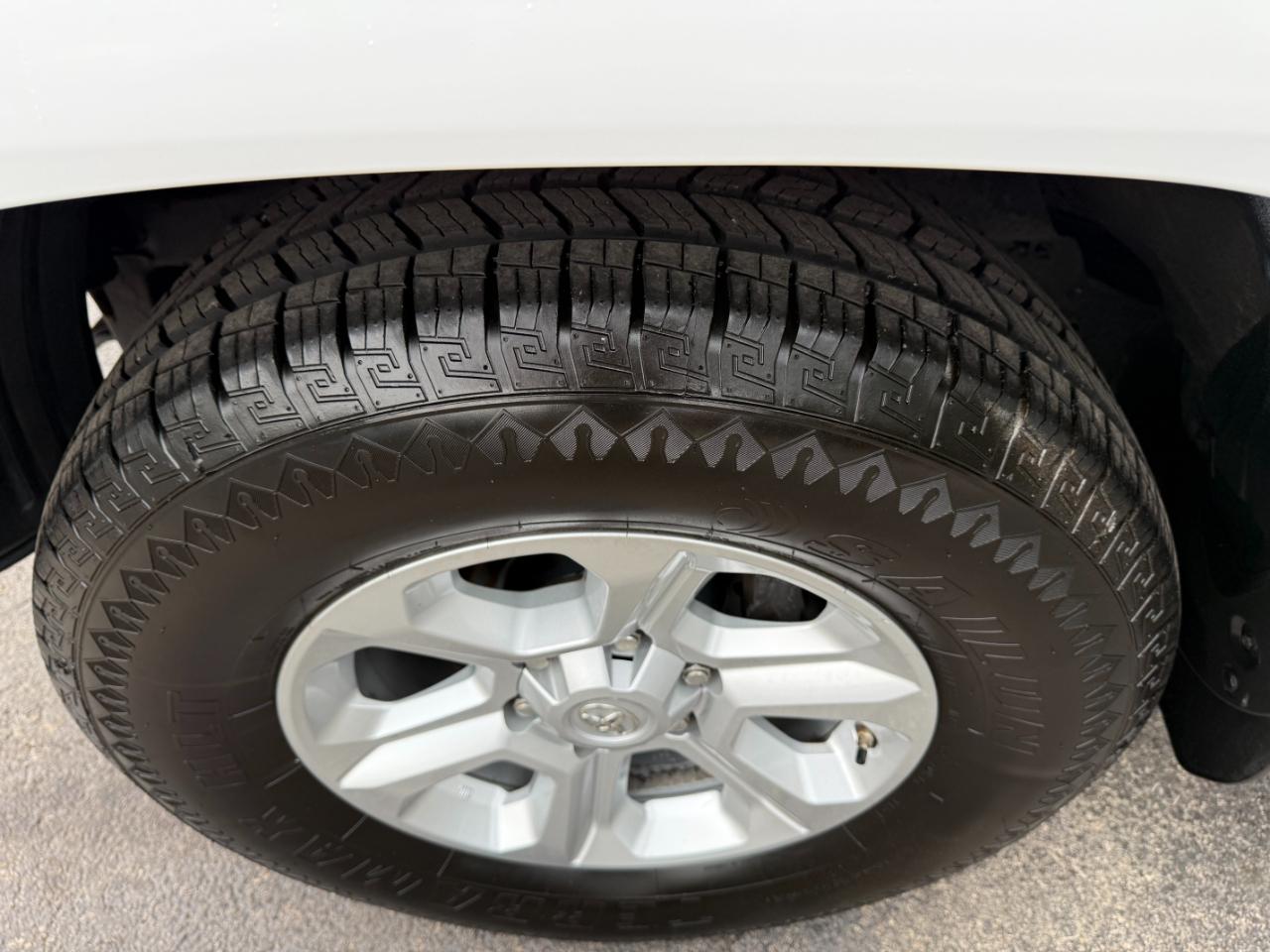 Toyota 4Runner SR5 4WD 2020