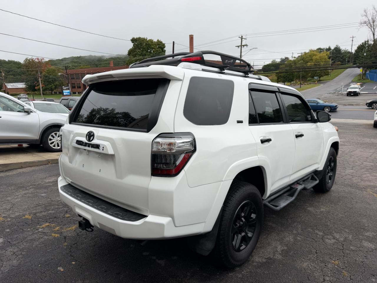Toyota 4Runner SR5 4WD 2020