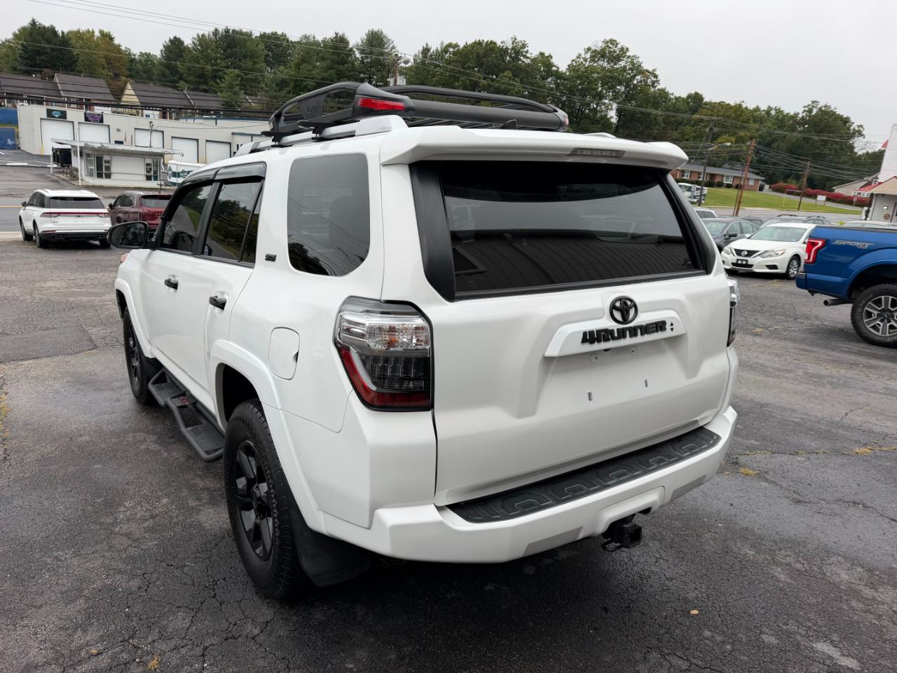 Toyota 4Runner SR5 4WD 2020