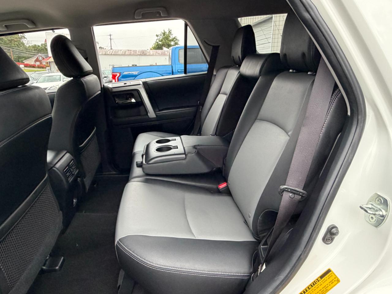 Toyota 4Runner SR5 4WD 2020