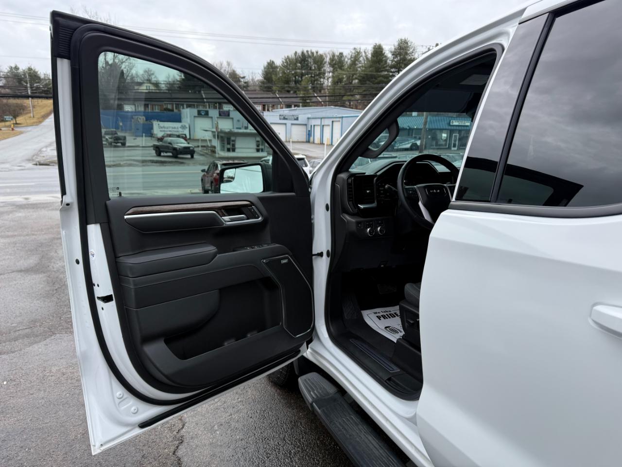 GMC Sierra 1500 Elevation Double Cab 4WD 2022