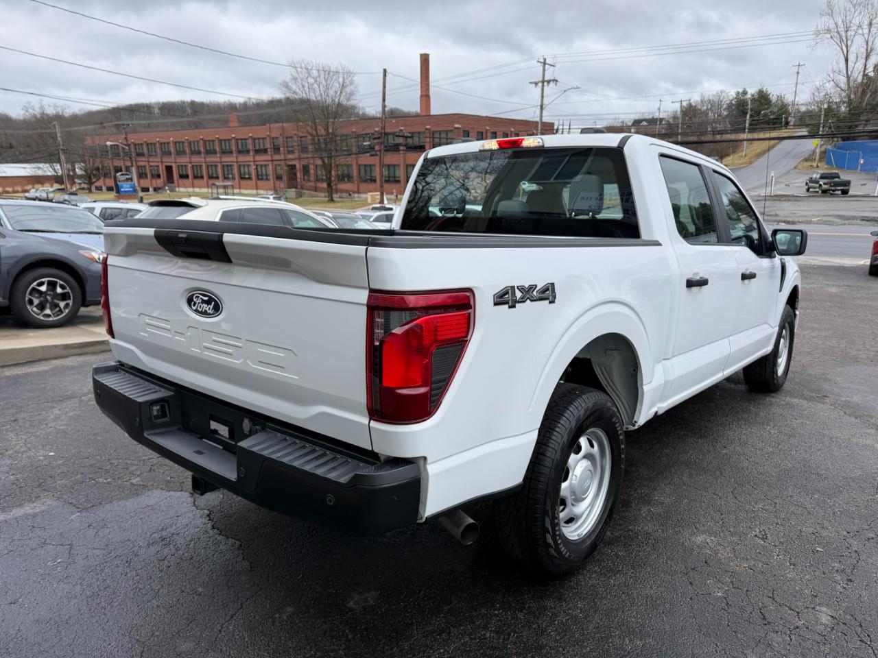 Ford F-150 XL SuperCrew 4WD 2024