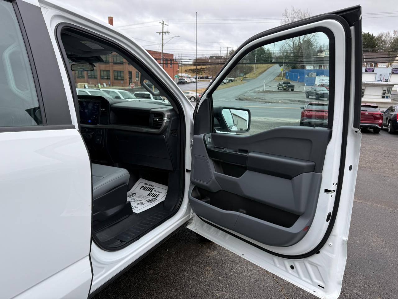 Ford F-150 XL SuperCrew 4WD 2024