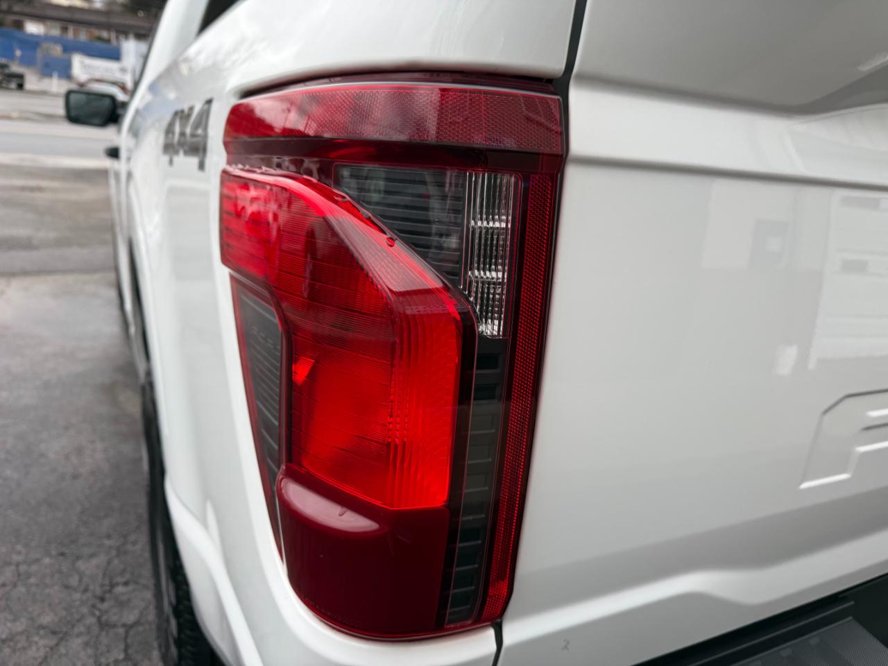 Ford F-150 XL SuperCrew 4WD 2024