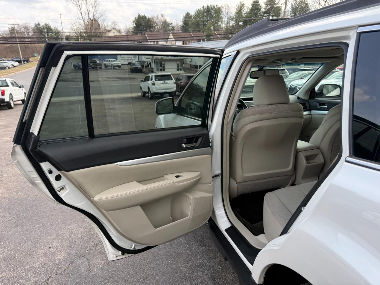 Subaru Outback 2.5i Premium 2012