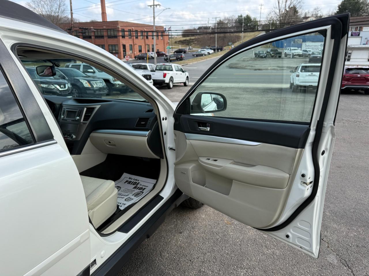Subaru Outback 2.5i Premium 2012
