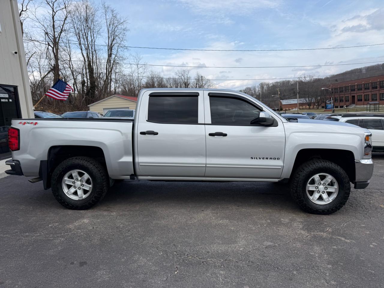 Chevrolet Silverado 1500 LT Crew Cab 4WD 2017