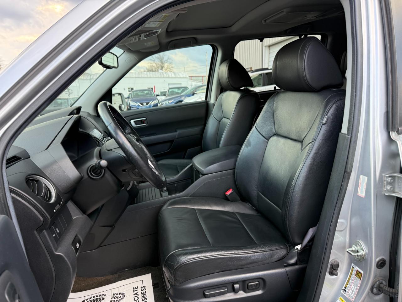 Honda Pilot Touring 4WD 5-Spd AT with DVD 2013