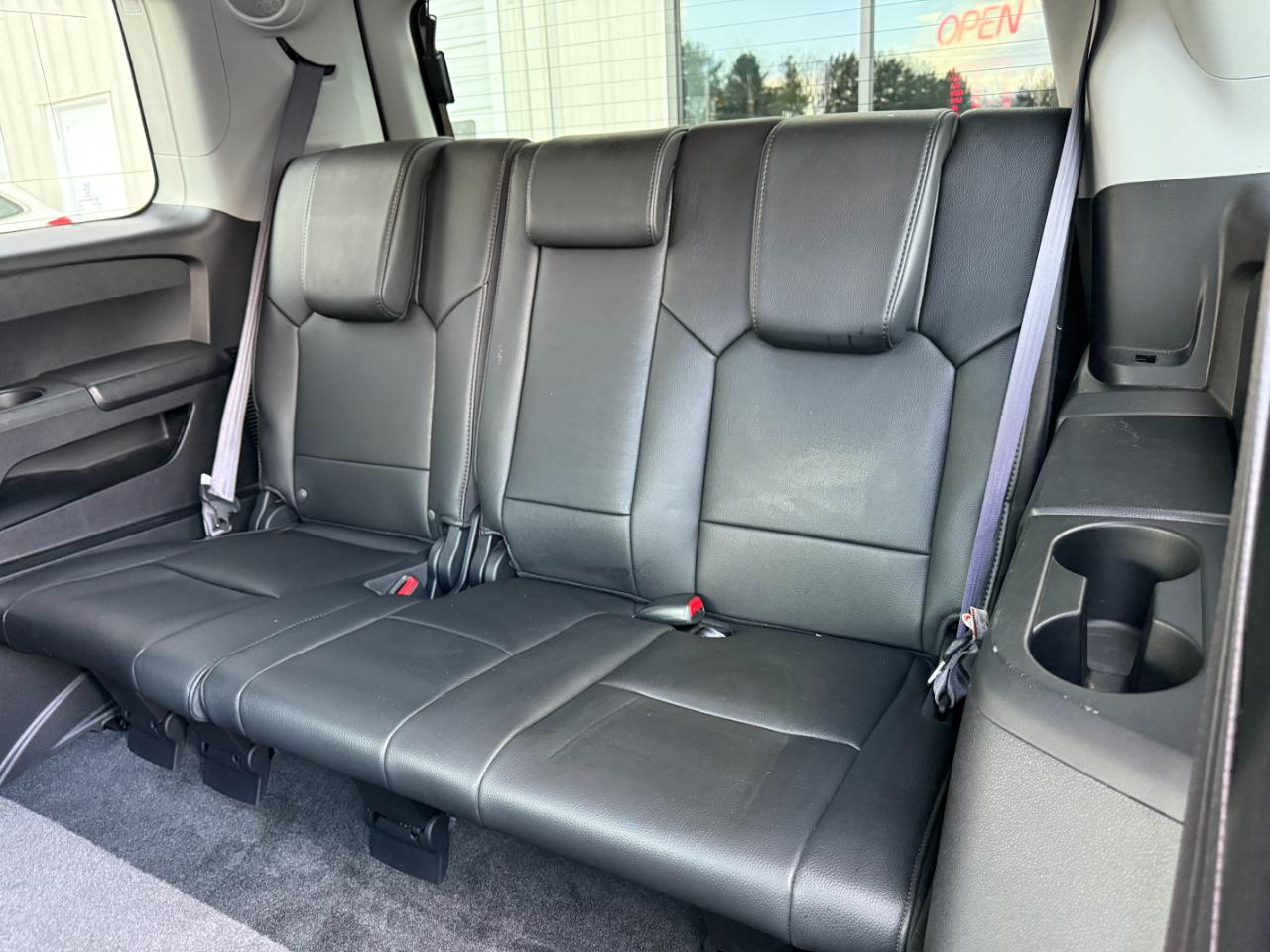 Honda Pilot Touring 4WD 5-Spd AT with DVD 2013