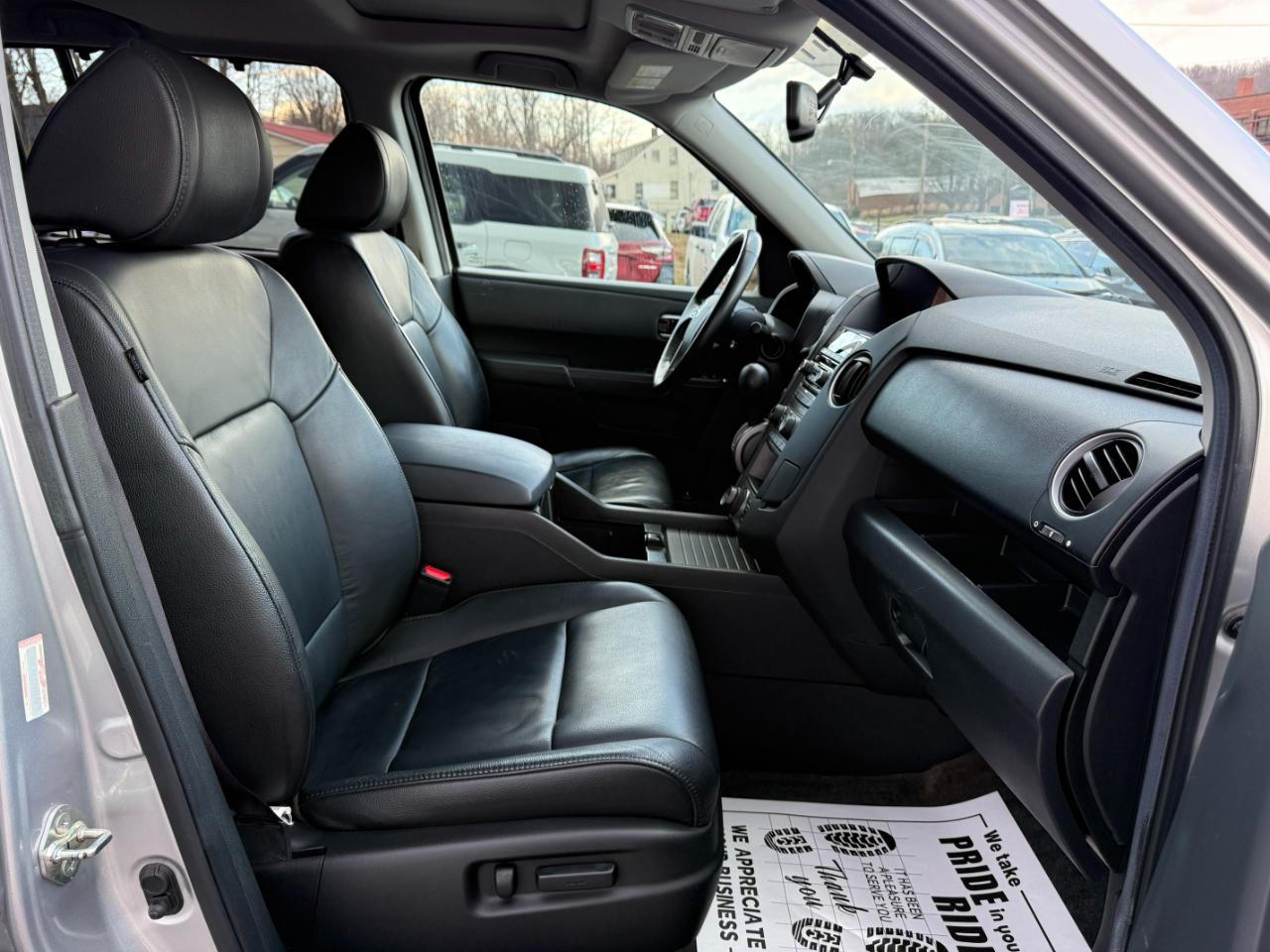 Honda Pilot Touring 4WD 5-Spd AT with DVD 2013