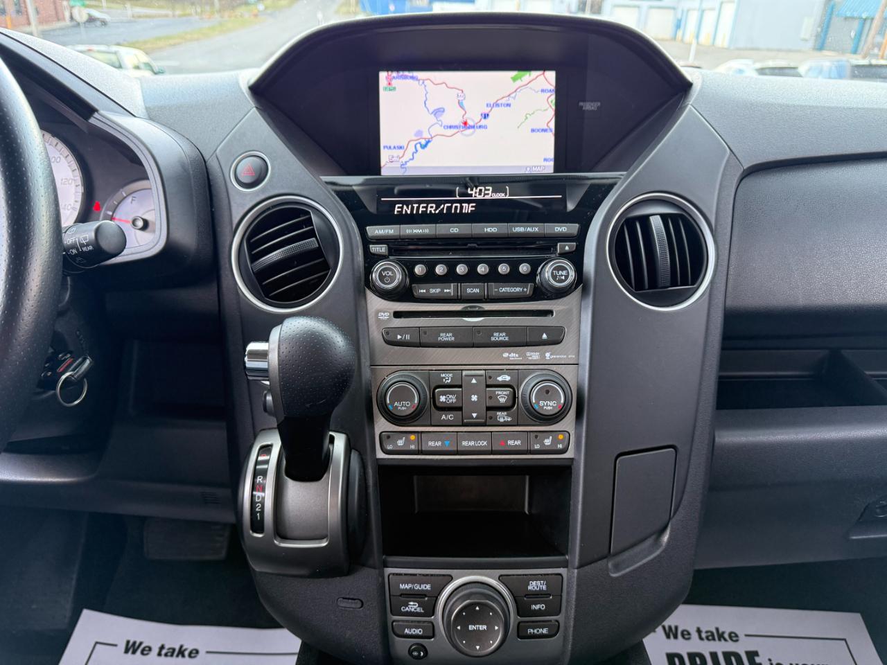 Honda Pilot Touring 4WD 5-Spd AT with DVD 2013