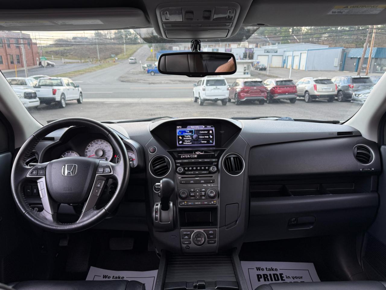 Honda Pilot Touring 4WD 5-Spd AT with DVD 2013