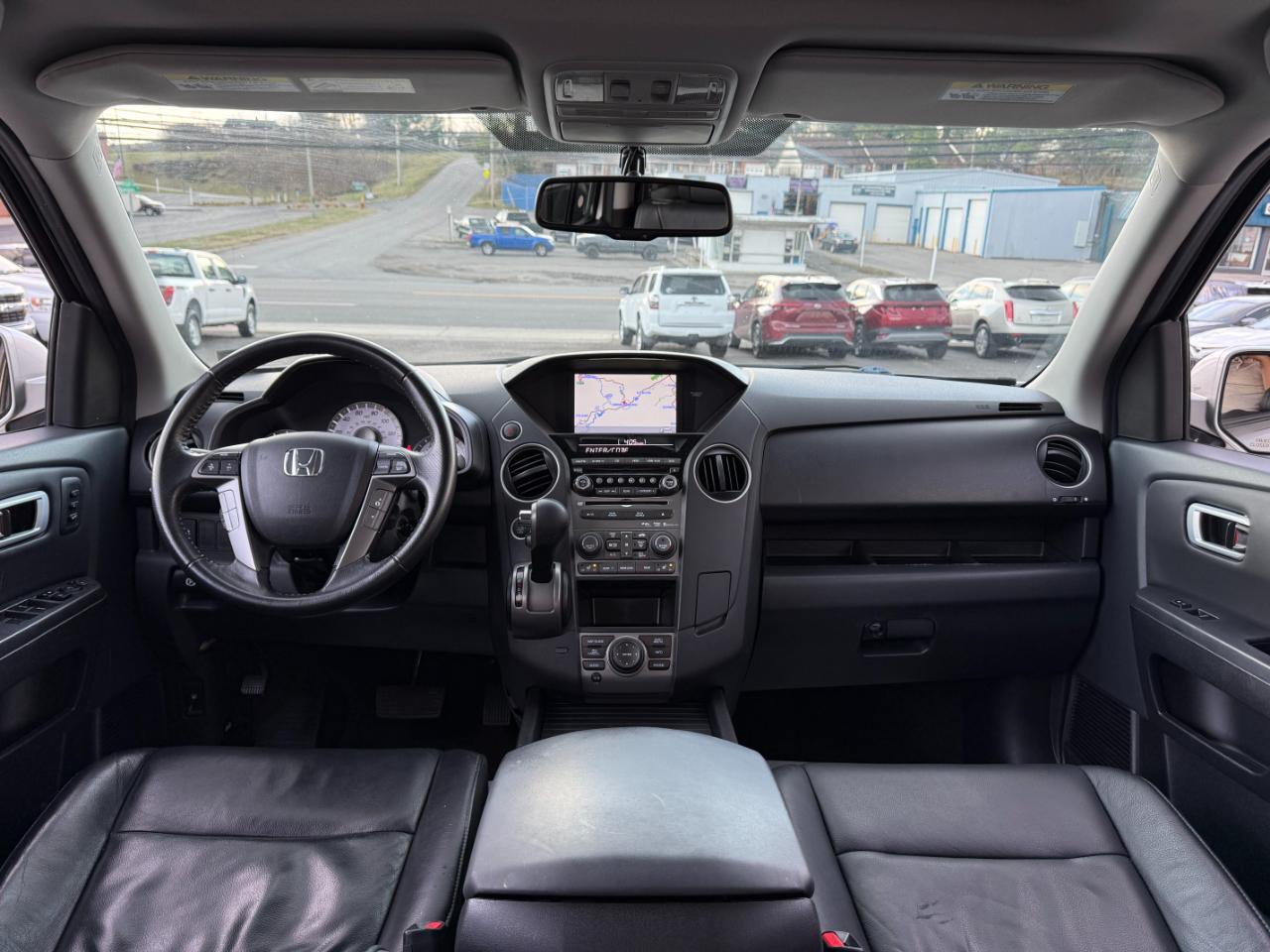 Honda Pilot Touring 4WD 5-Spd AT with DVD 2013