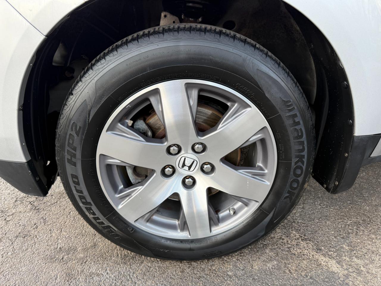 Honda Pilot Touring 4WD 5-Spd AT with DVD 2013