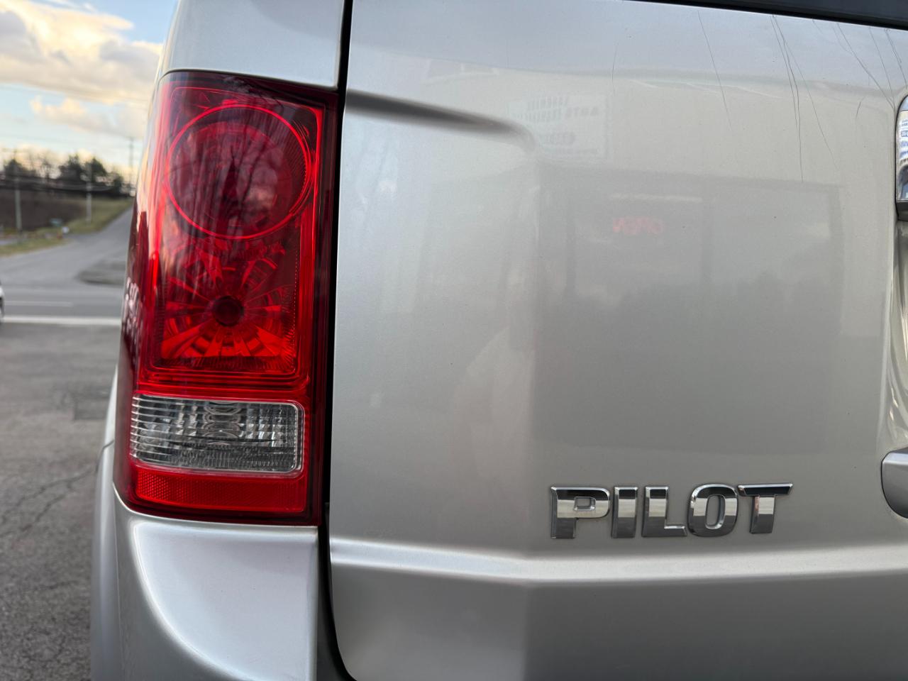 Honda Pilot Touring 4WD 5-Spd AT with DVD 2013