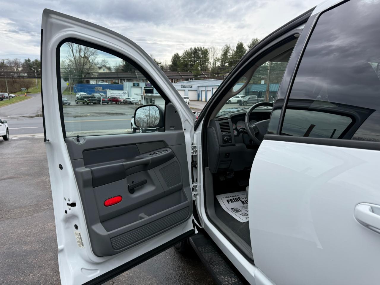 Dodge Ram 1500 SXT Quad Cab Long Bed 4WD 2008