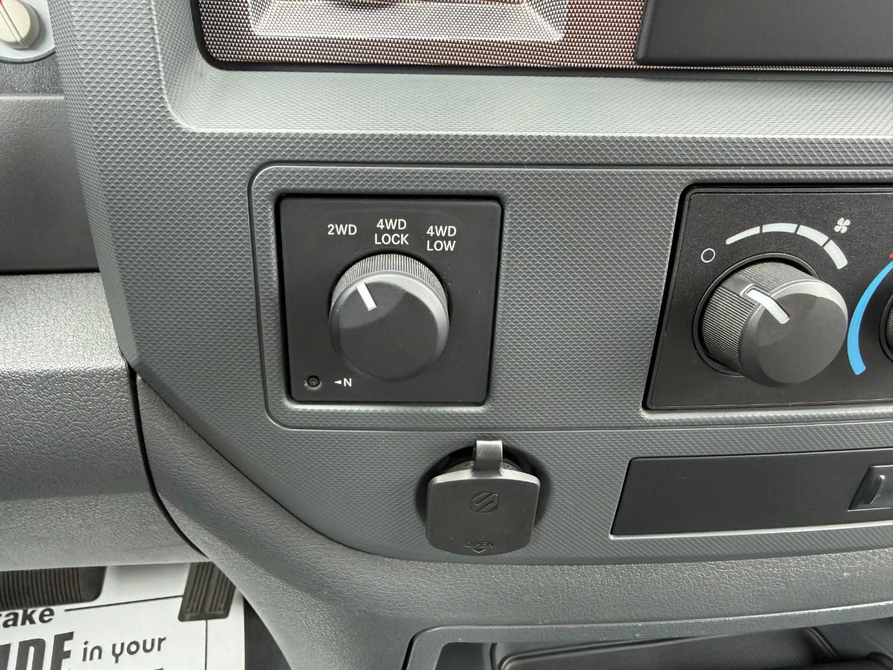 Dodge Ram 1500 SXT Quad Cab Long Bed 4WD 2008