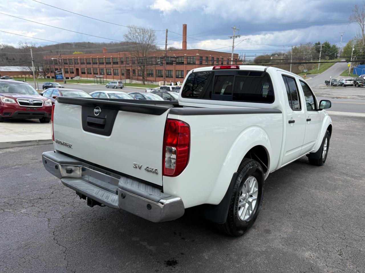 Nissan Frontier SV Crew Cab LWB 5AT 4WD 2017