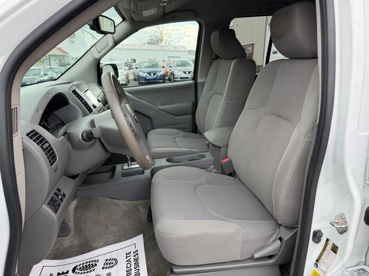 Nissan Frontier SV Crew Cab LWB 5AT 4WD 2017