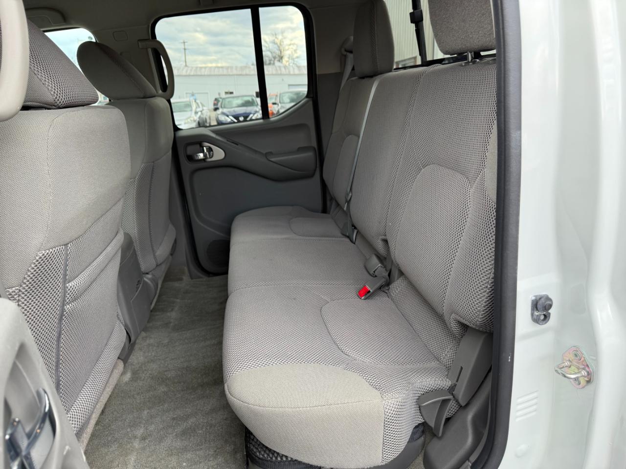 Nissan Frontier SV Crew Cab LWB 5AT 4WD 2017