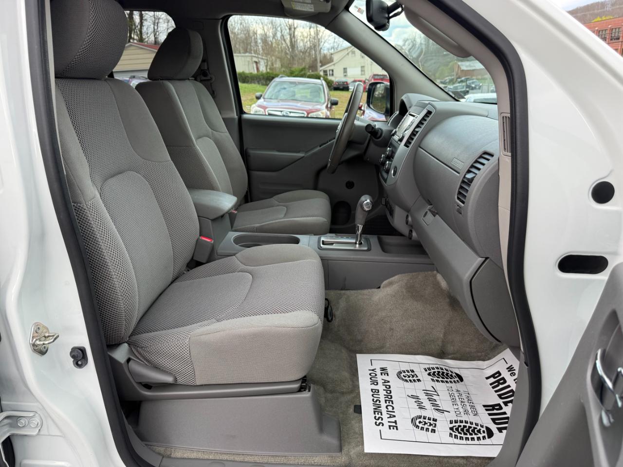 Nissan Frontier SV Crew Cab LWB 5AT 4WD 2017