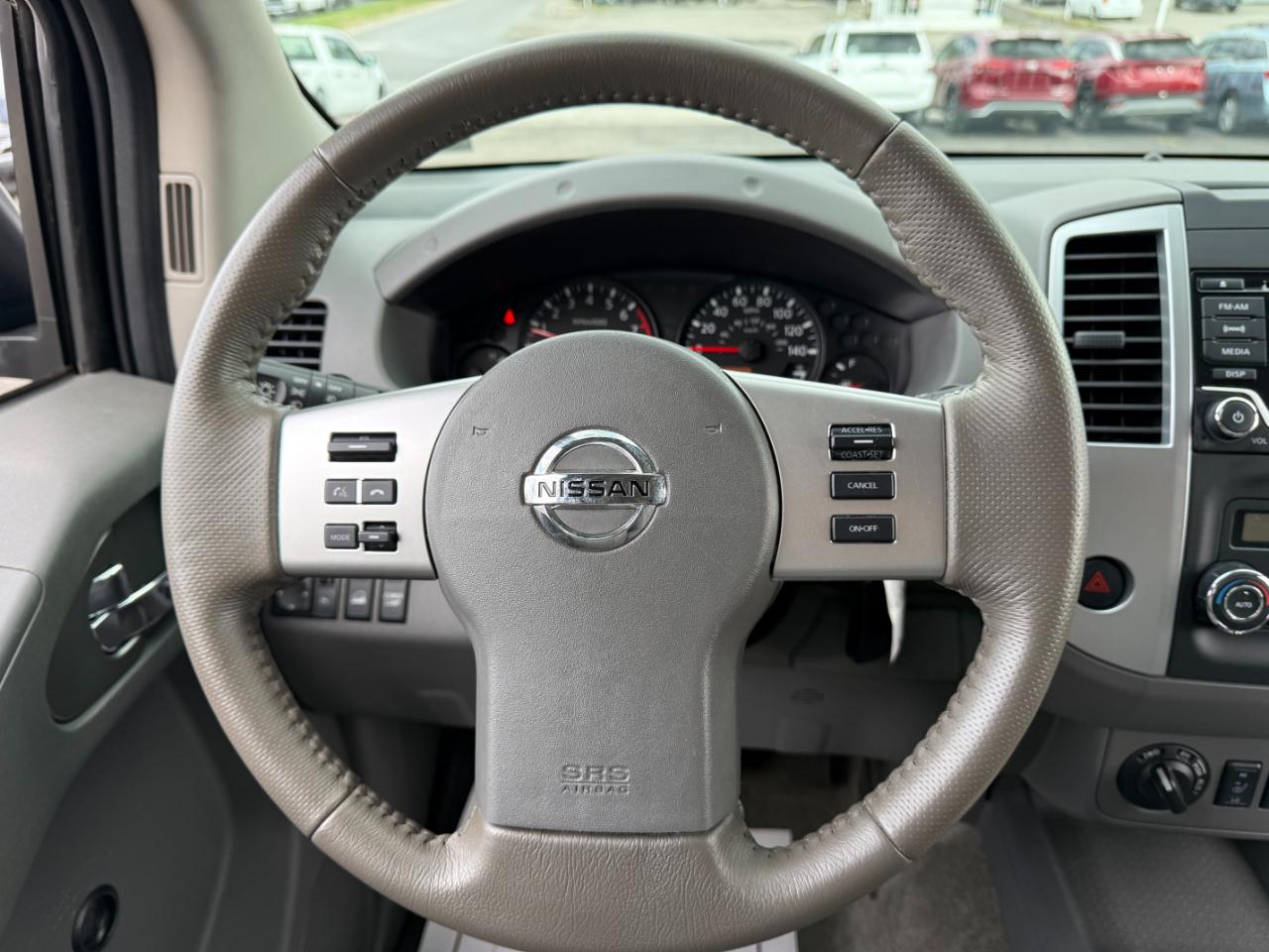 Nissan Frontier SV Crew Cab LWB 5AT 4WD 2017