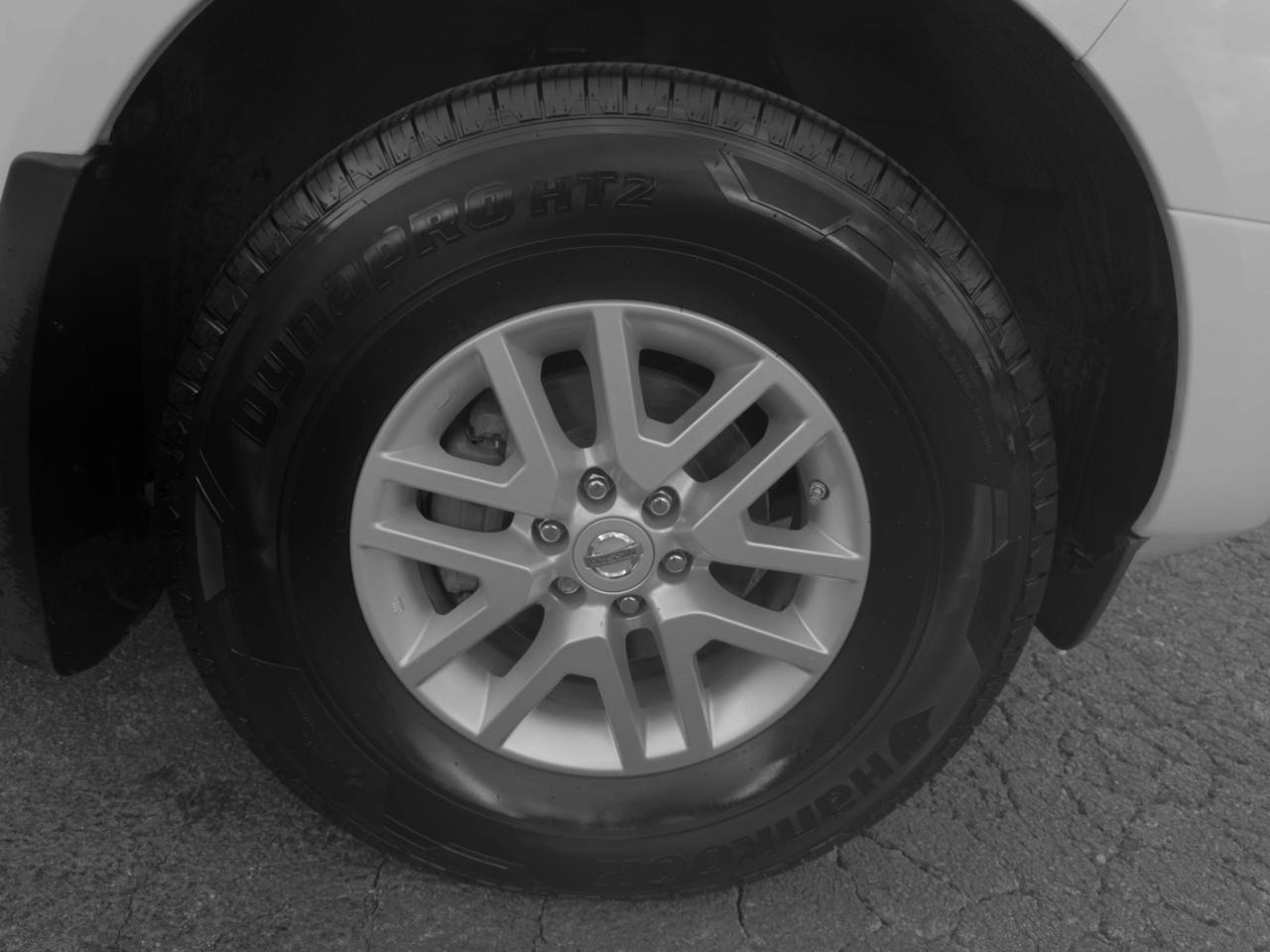 Nissan Frontier SV Crew Cab LWB 5AT 4WD 2017