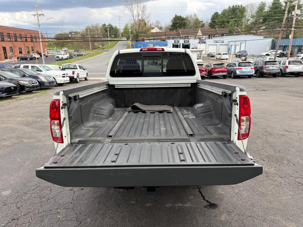 Nissan Frontier SV Crew Cab LWB 5AT 4WD 2017