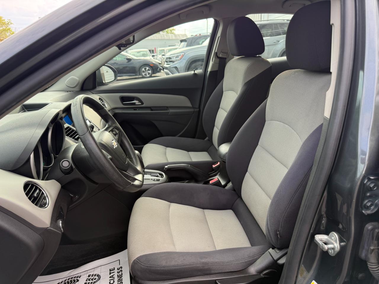 Chevrolet Cruze LS Auto 2013