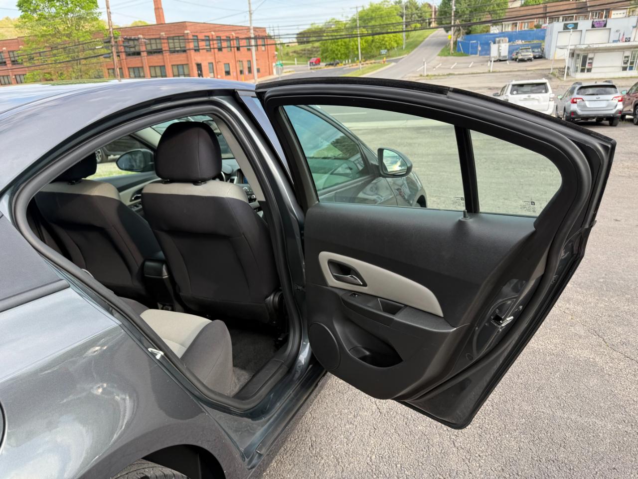 Chevrolet Cruze LS Auto 2013