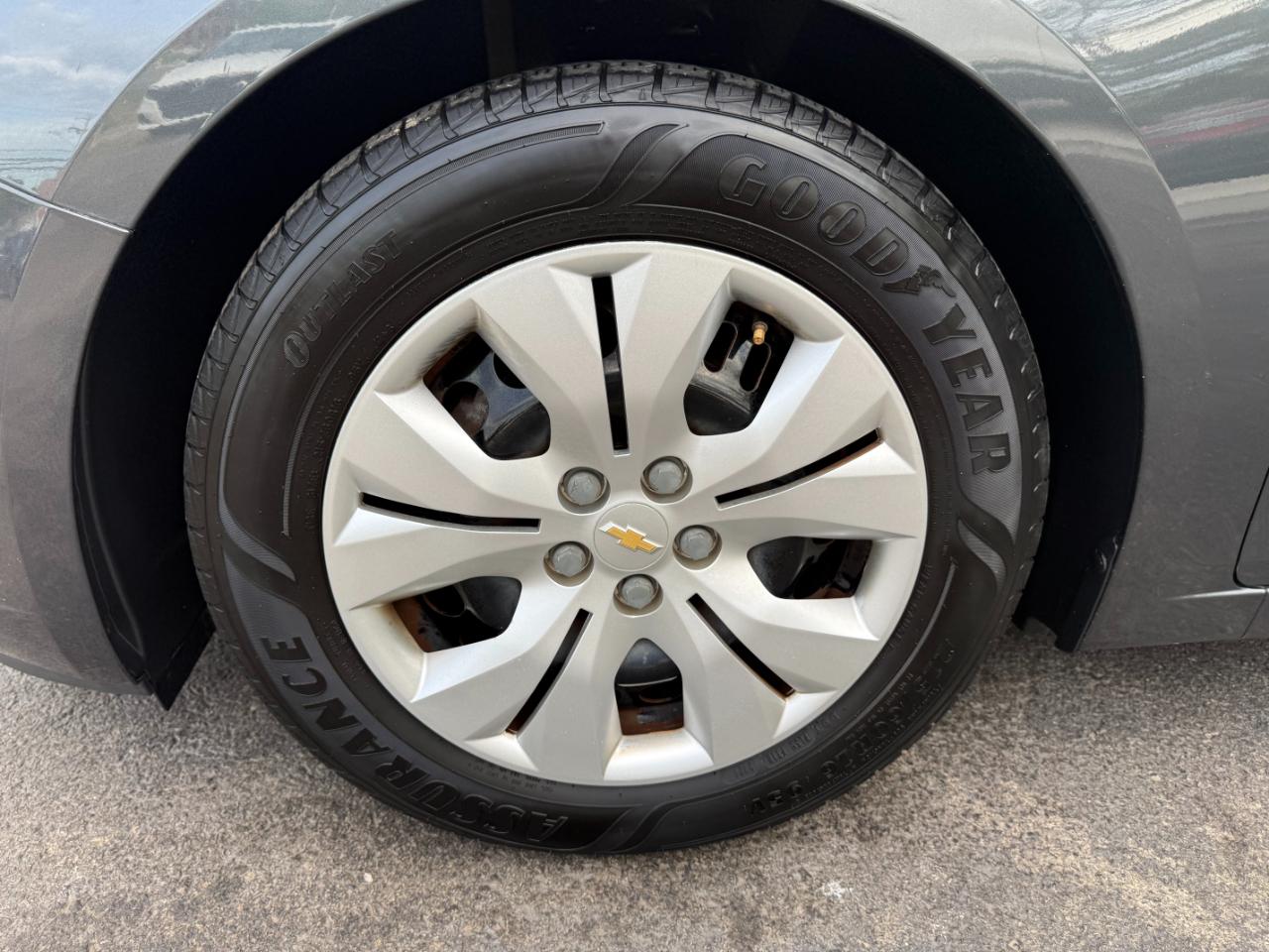 Chevrolet Cruze LS Auto 2013