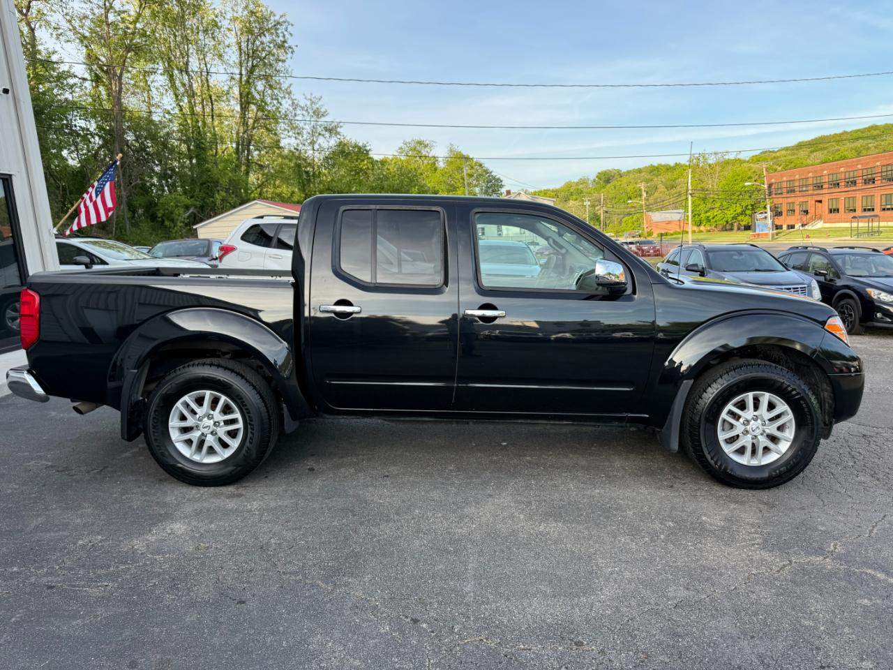Nissan Frontier SV Crew Cab 5AT 4WD 2016