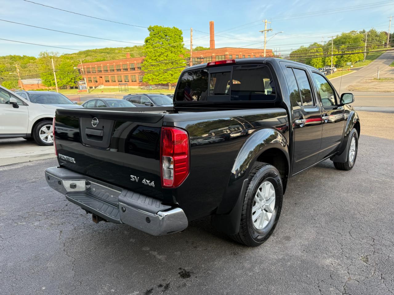 Nissan Frontier SV Crew Cab 5AT 4WD 2016