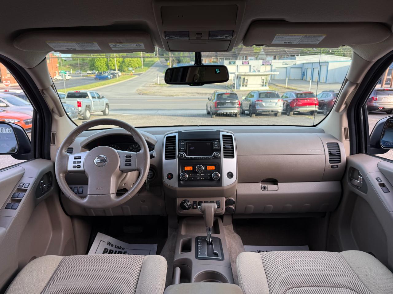 Nissan Frontier SV Crew Cab 5AT 4WD 2016