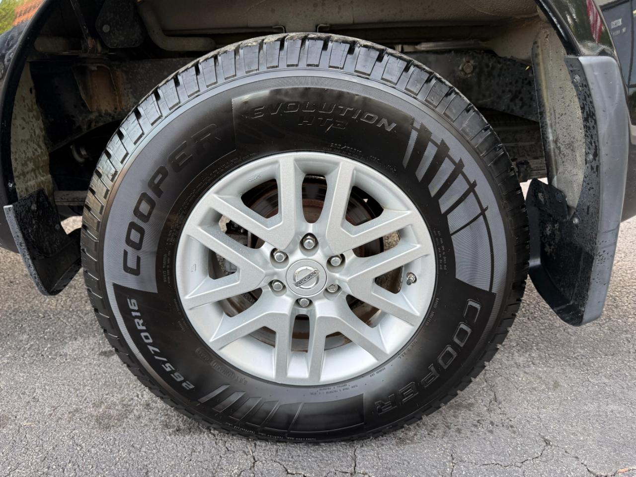 Nissan Frontier SV Crew Cab 5AT 4WD 2016