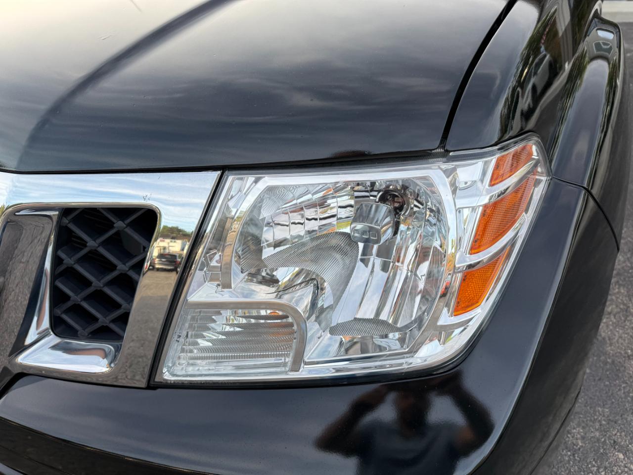 Nissan Frontier SV Crew Cab 5AT 4WD 2016