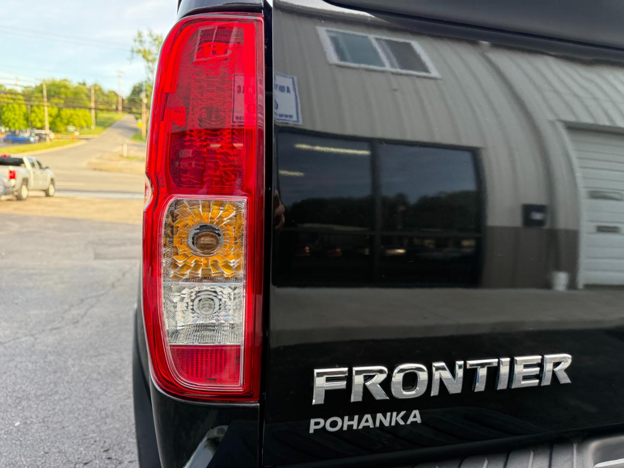 Nissan Frontier SV Crew Cab 5AT 4WD 2016