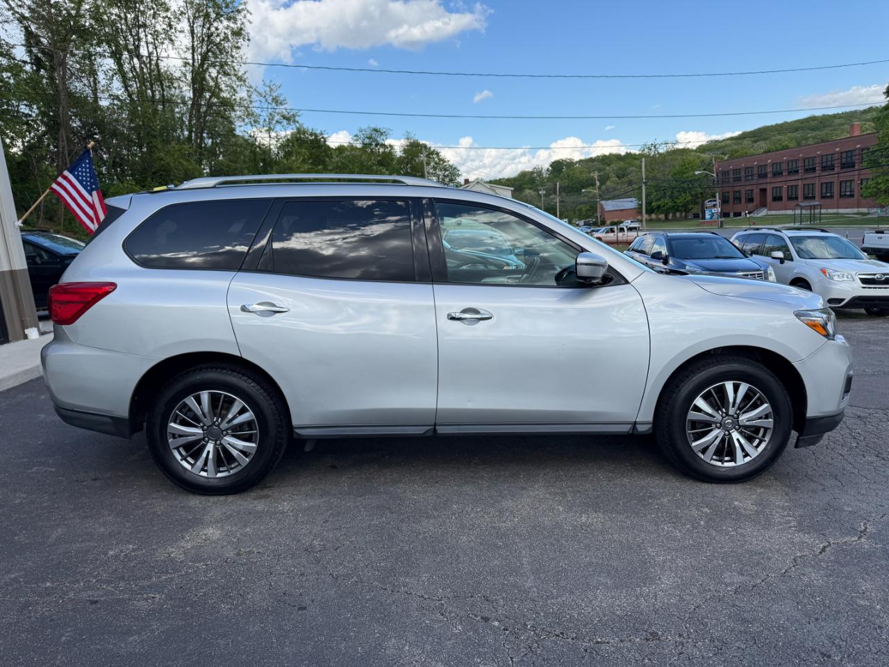 Nissan Pathfinder SL 4WD 2019