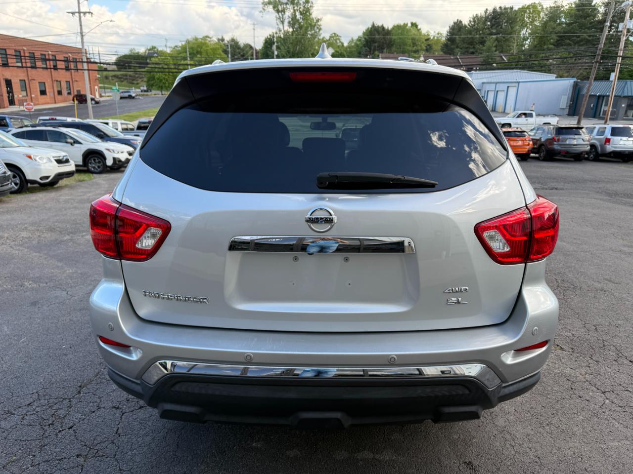 Nissan Pathfinder SL 4WD 2019