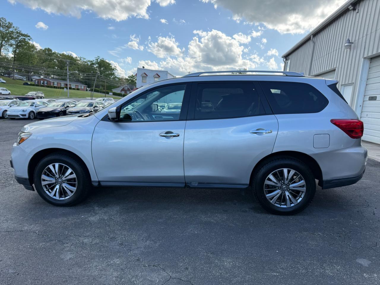 Nissan Pathfinder SL 4WD 2019