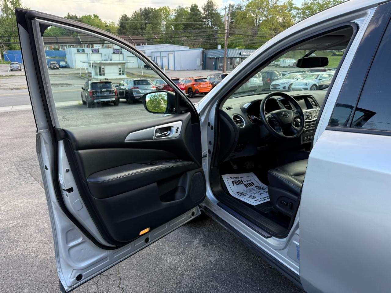 Nissan Pathfinder SL 4WD 2019