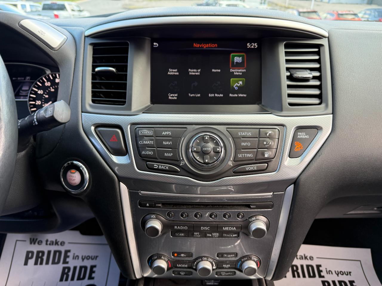 Nissan Pathfinder SL 4WD 2019