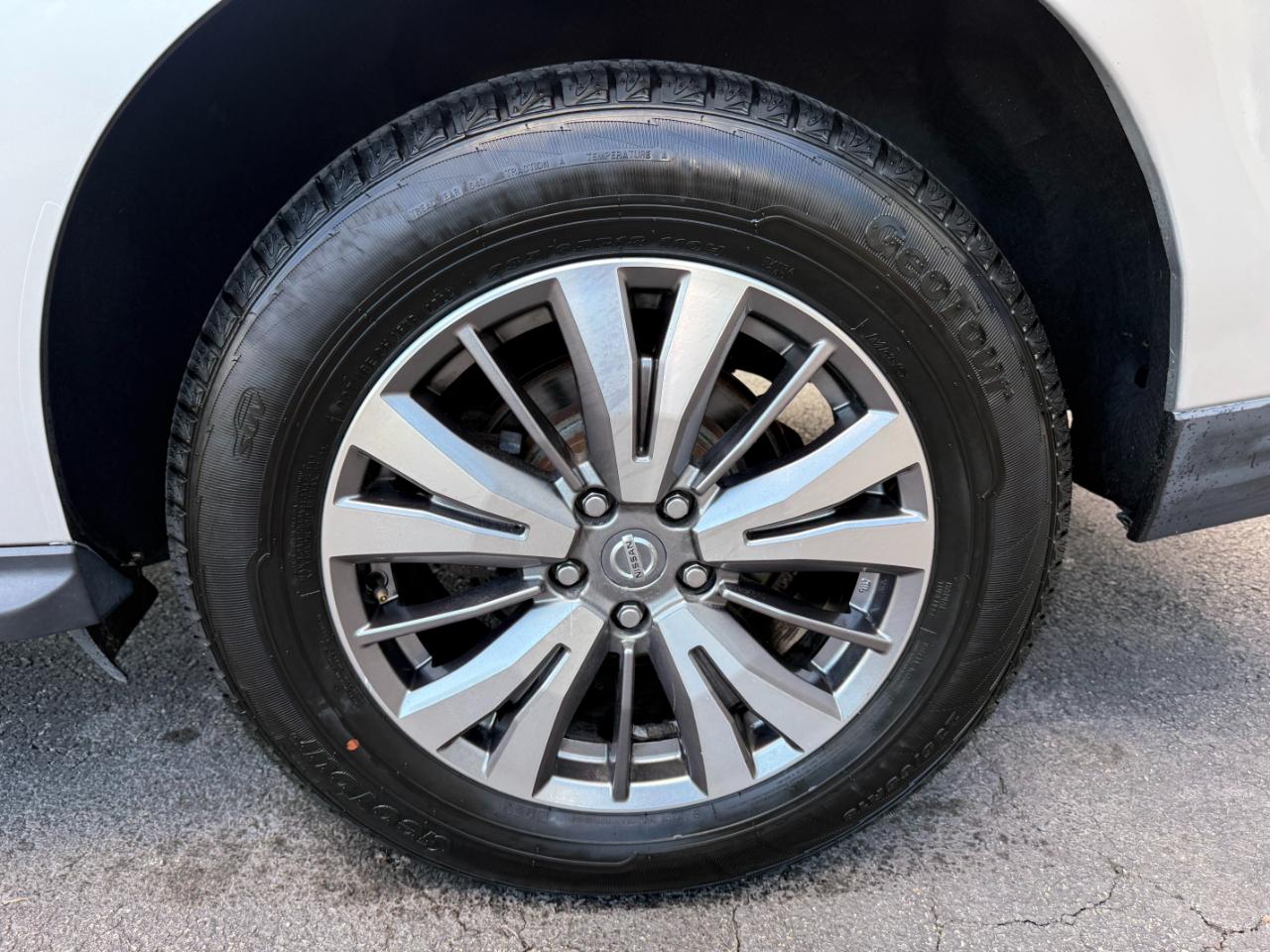 Nissan Pathfinder SL 4WD 2019