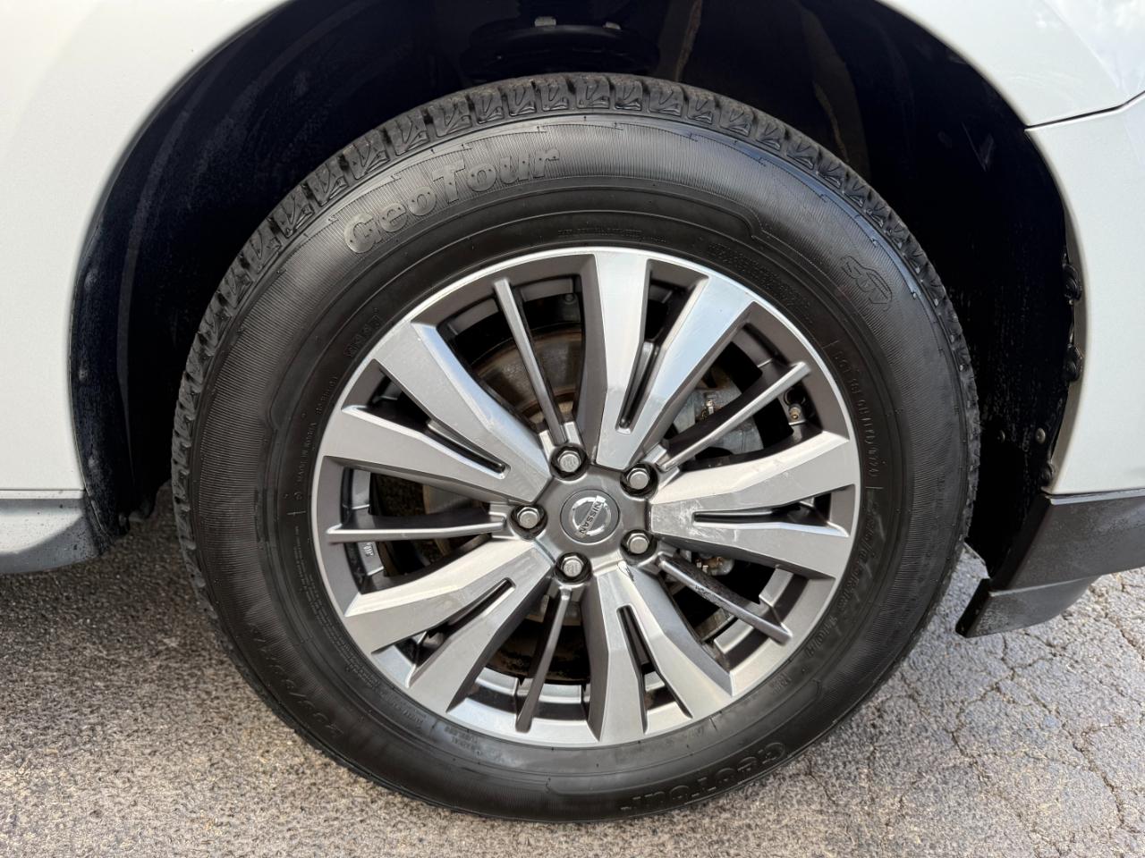 Nissan Pathfinder SL 4WD 2019