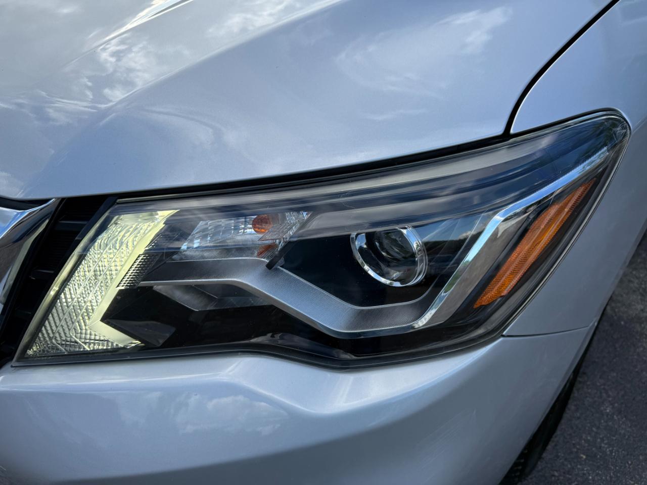 Nissan Pathfinder SL 4WD 2019