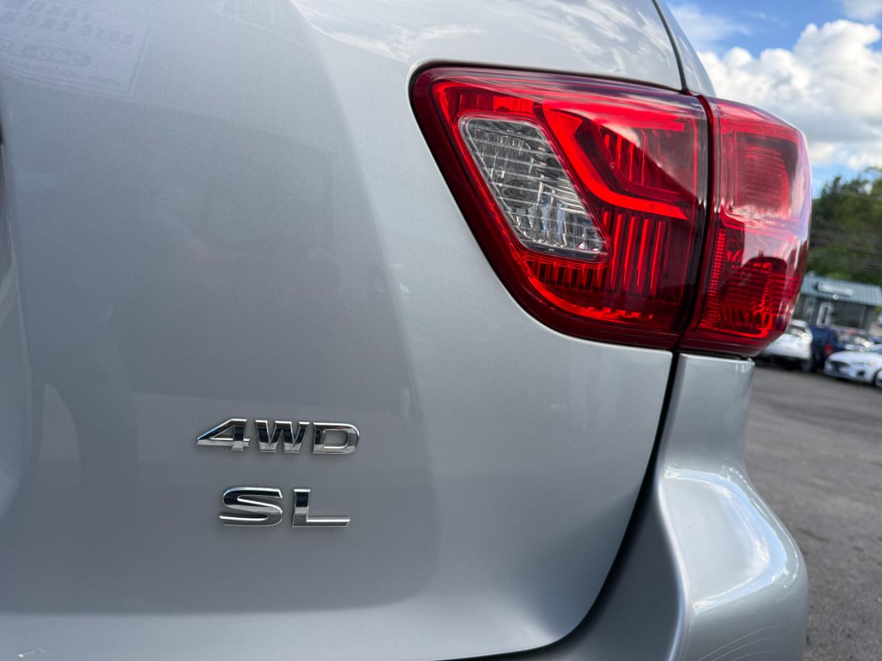 Nissan Pathfinder SL 4WD 2019