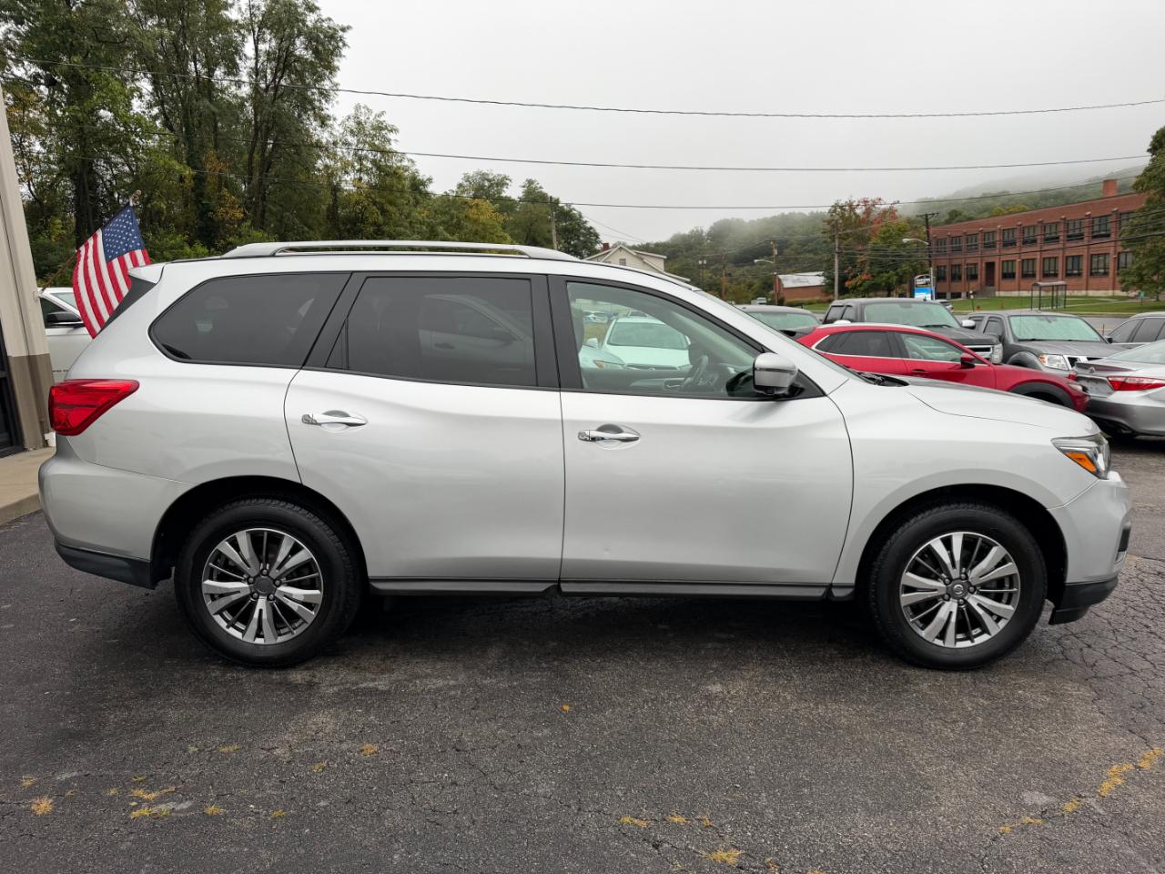 Nissan Pathfinder SL 4WD 2019