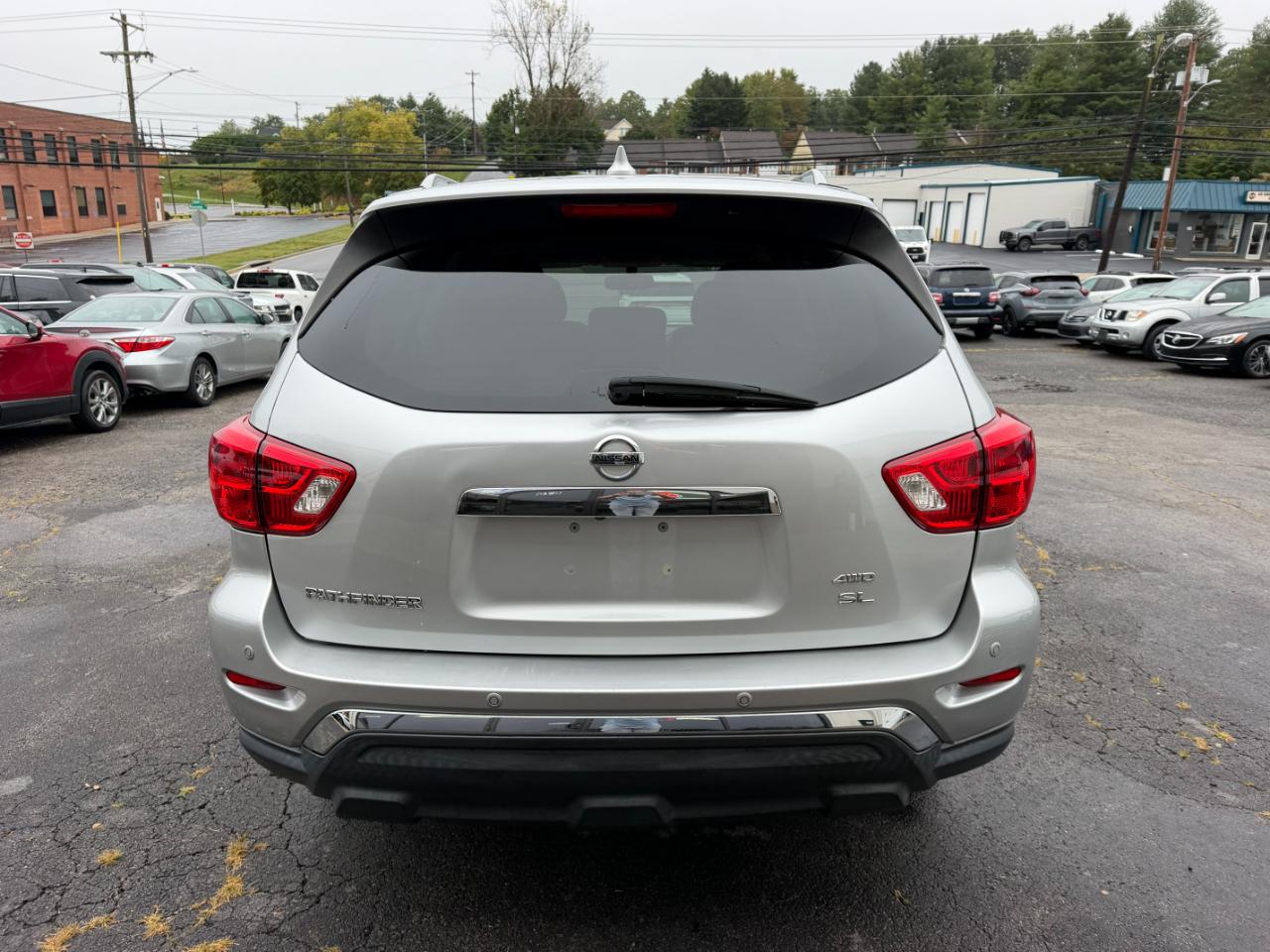 Nissan Pathfinder SL 4WD 2019