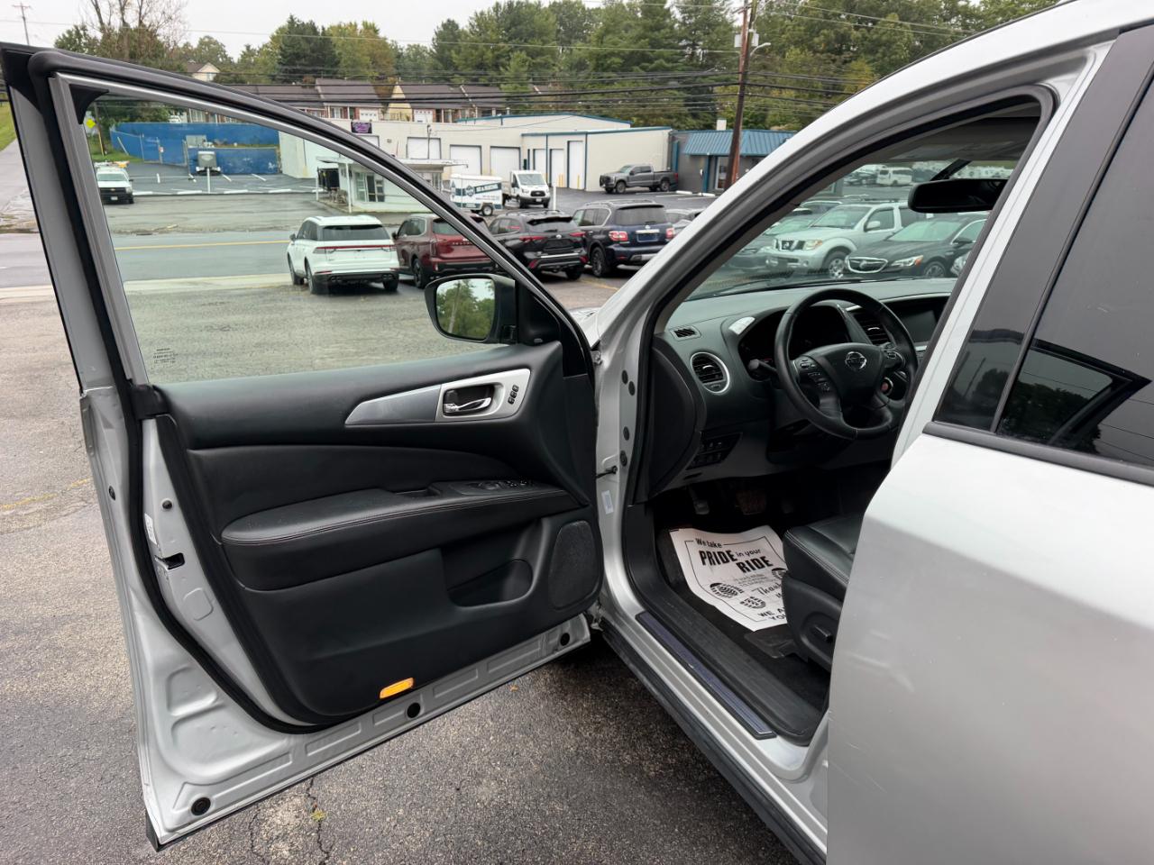Nissan Pathfinder SL 4WD 2019