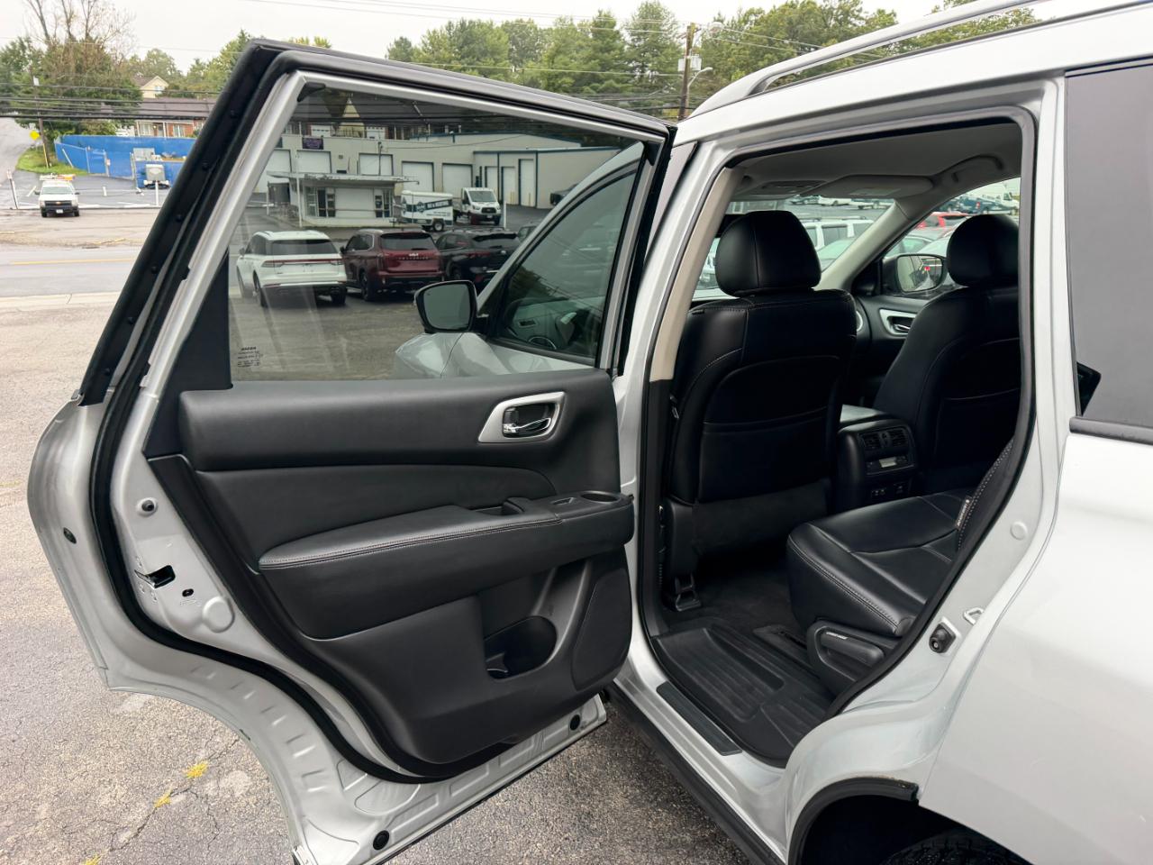 Nissan Pathfinder SL 4WD 2019